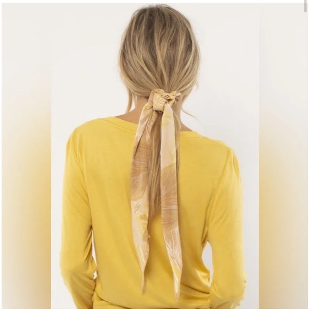 Free People Amuse Society Scarf Scrunchie NWT!